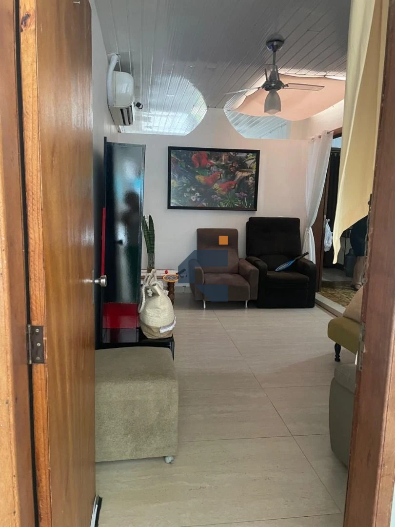 Casa com 4 dormitórios à venda, 230 m² por R$ 1.800.000 - Neva - Cascavel/PR
