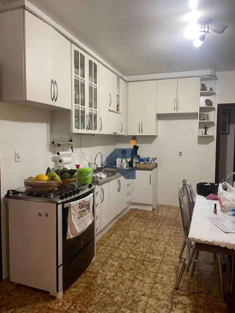 Casa com 4 dormitórios à venda, 230 m² por R$ 1.800.000 - Neva - Cascavel/PR