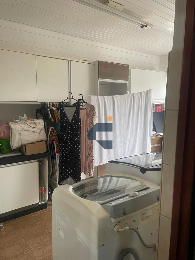 Casa com 4 dormitórios à venda, 230 m² por R$ 1.800.000 - Neva - Cascavel/PR