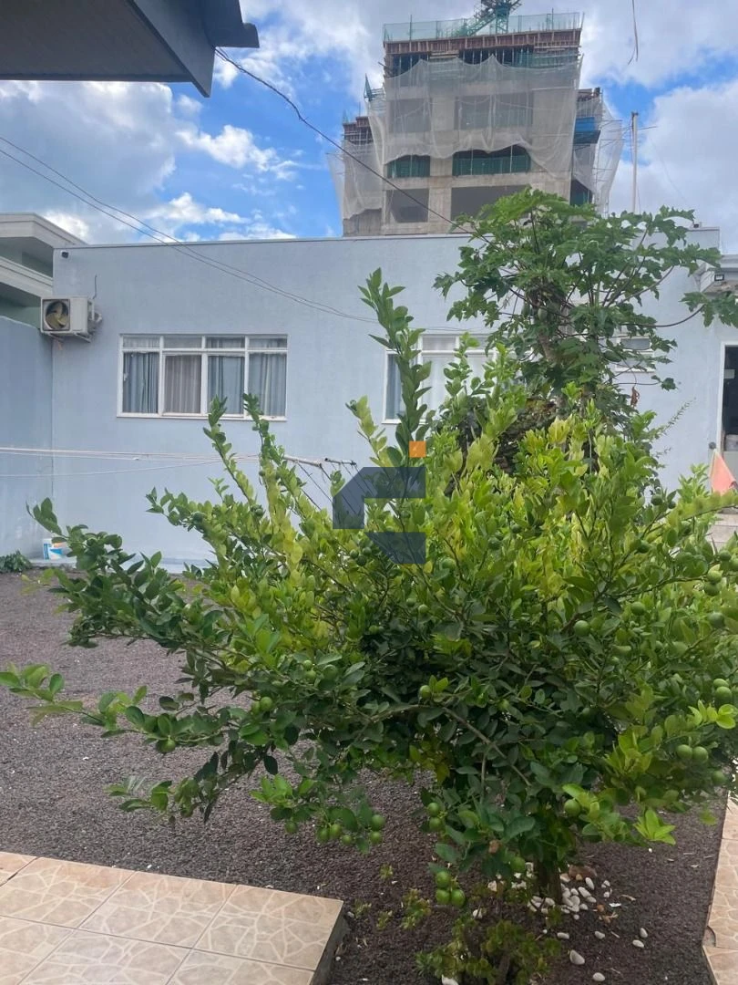 Casa com 4 dormitórios à venda, 230 m² por R$ 1.800.000 - Neva - Cascavel/PR