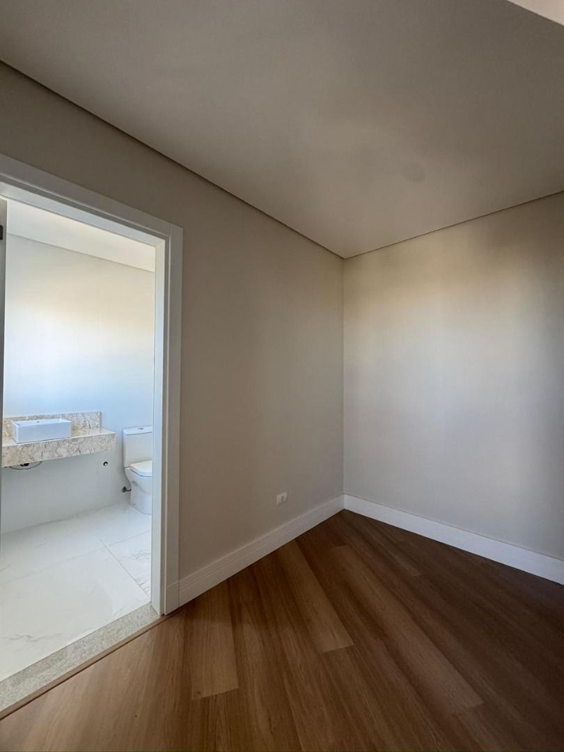 APTO DOS SONHOS, NO COUNTRY COM 4 SUÍTES, 3 VAGAS DE GARAGEM E PISCINA