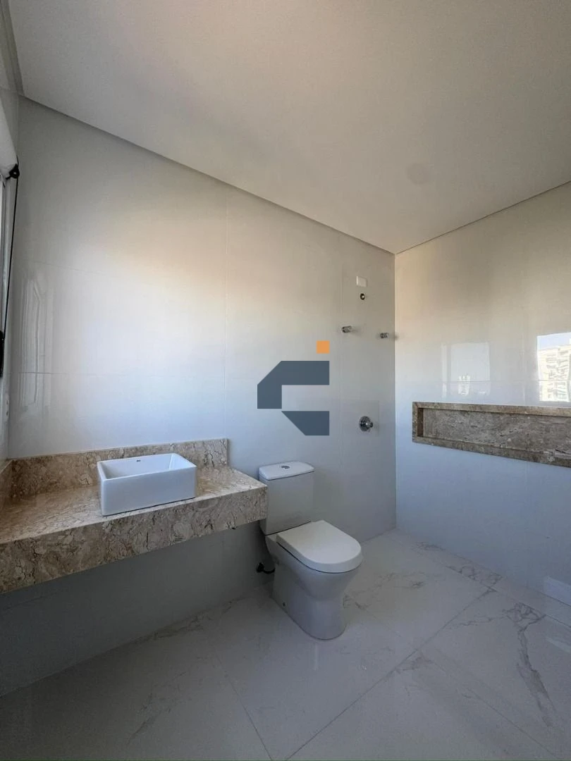 APTO DOS SONHOS, NO COUNTRY COM 4 SUÍTES, 3 VAGAS DE GARAGEM E PISCINA