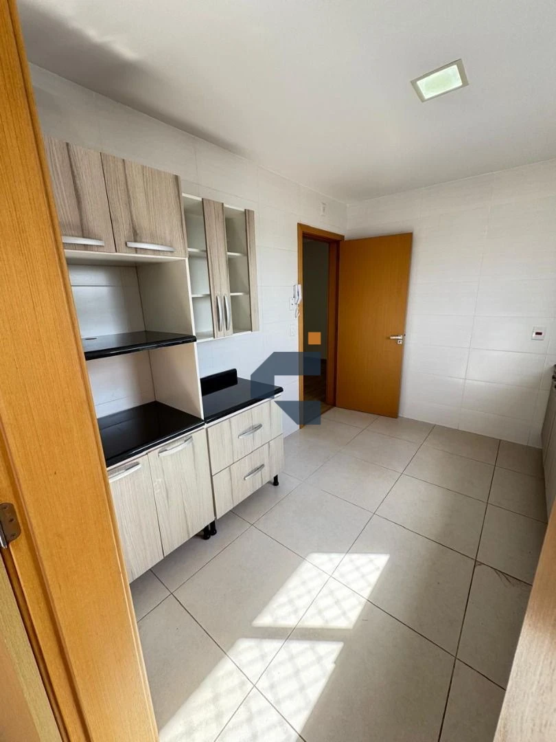 Lindo apartamento com 3 dormitórios à venda, 103 m² por R$ 745.000 - Centro - Cascavel/PR