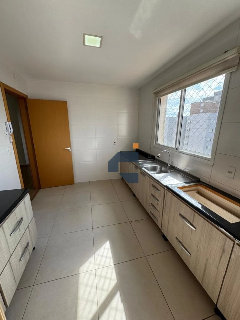 Lindo apartamento com 3 dormitórios à venda, 103 m² por R$ 745.000 - Centro - Cascavel/PR