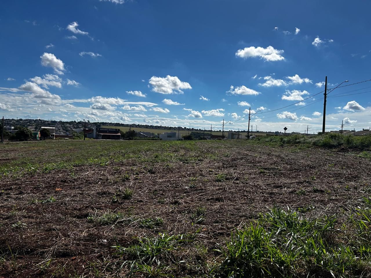 Imagens do imóveis EXCELENTE TERRENO COM 240 M2, EM REGIÃO QUE MAIS CRESCE EM CASCAVEL, APROVEITE!