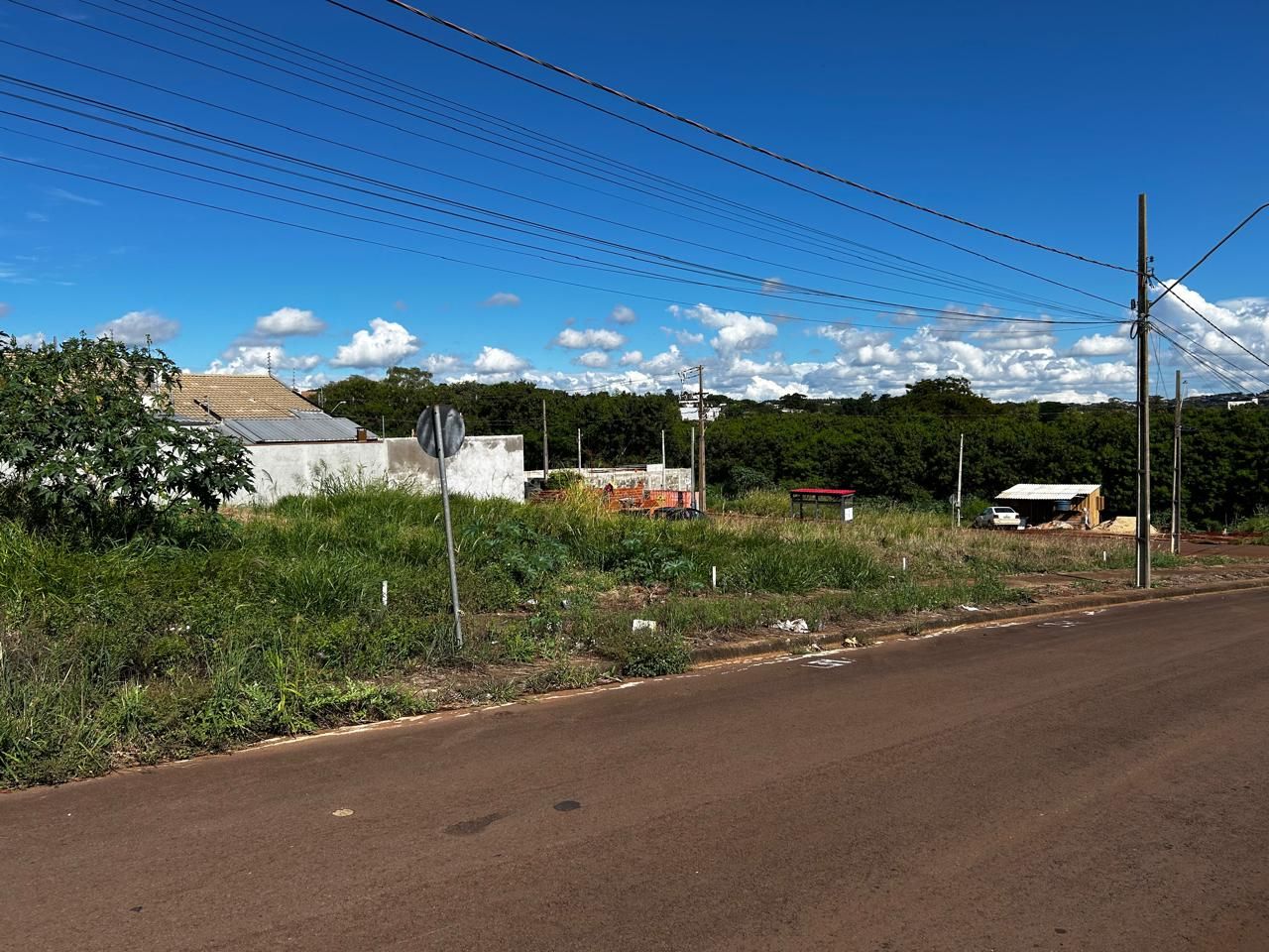 Imagens do imóveis EXCELENTE TERRENO COM 240 M2, EM REGIÃO QUE MAIS CRESCE EM CASCAVEL, APROVEITE!