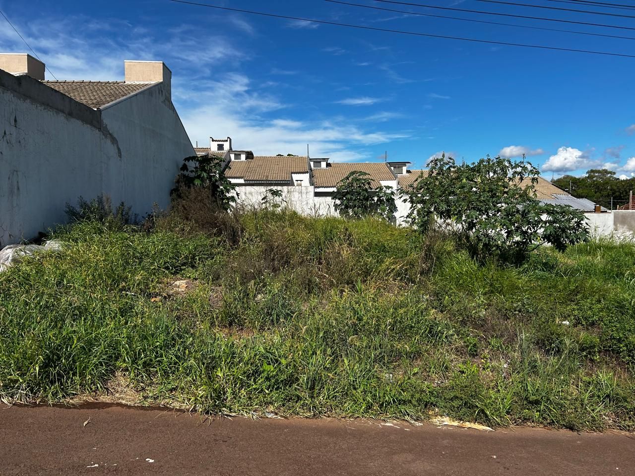 Imagens do imóveis EXCELENTE TERRENO COM 240 M2, EM REGIÃO QUE MAIS CRESCE EM CASCAVEL, APROVEITE!