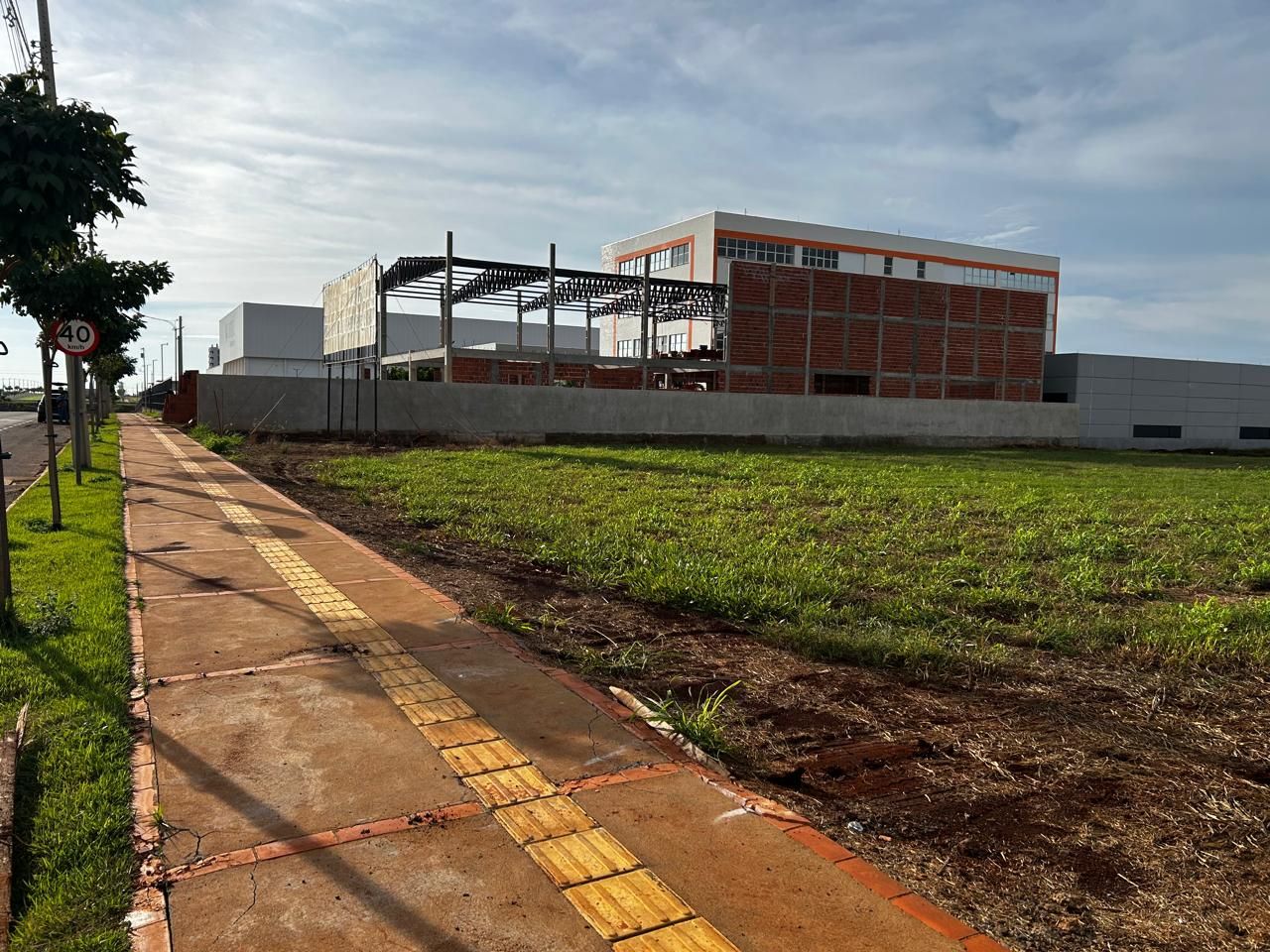 Imagens do imóveis Terreno Comercial no Biopark: 1.000 m² em Localização Premium para Impulsionar Seu Negócio