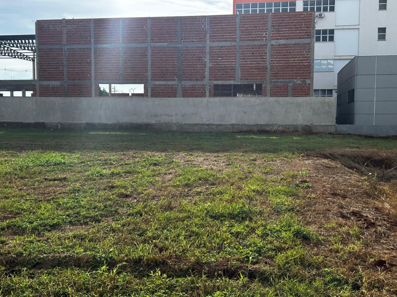 Imagens do imóveis Terreno Comercial no Biopark: 1.000 m² em Localização Premium para Impulsionar Seu Negócio
