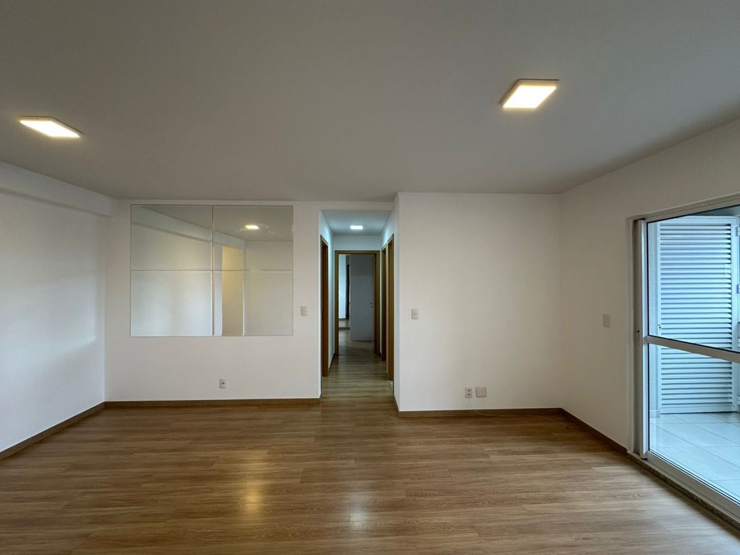 Apartamento com 3 dormitórios à venda, 104 m² por R$ 800.000 - Centro - Cascavel/PR