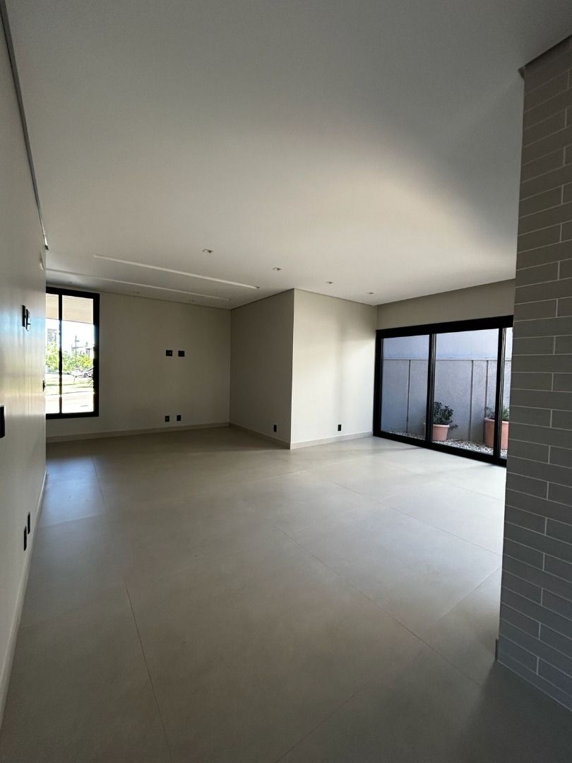 Sofisticação, Elegância e Exclusividade em um Magnífico Sobrado de Alto Padrão em Condomínio Fechado
