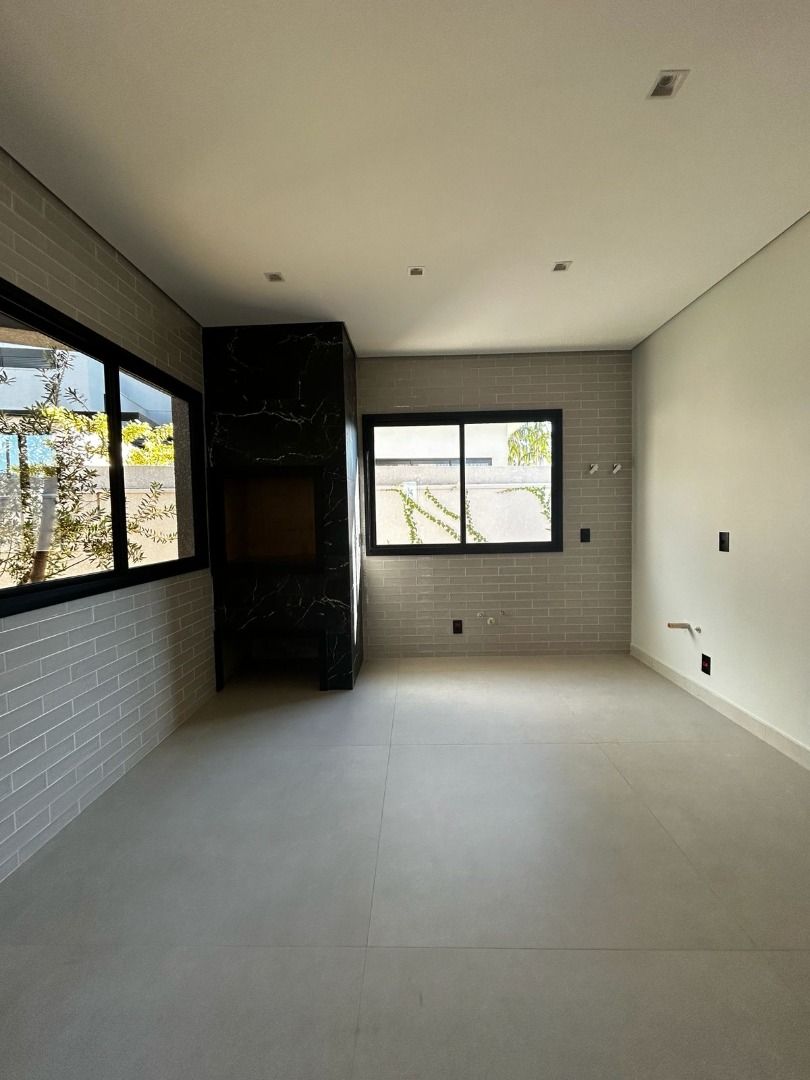 Sofisticação, Elegância e Exclusividade em um Magnífico Sobrado de Alto Padrão em Condomínio Fechado