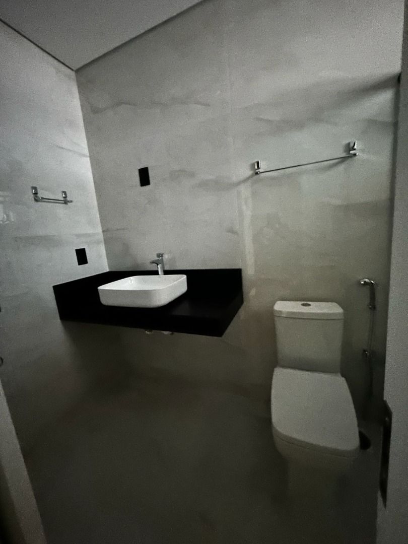 Sofisticação, Elegância e Exclusividade em um Magnífico Sobrado de Alto Padrão em Condomínio Fechado