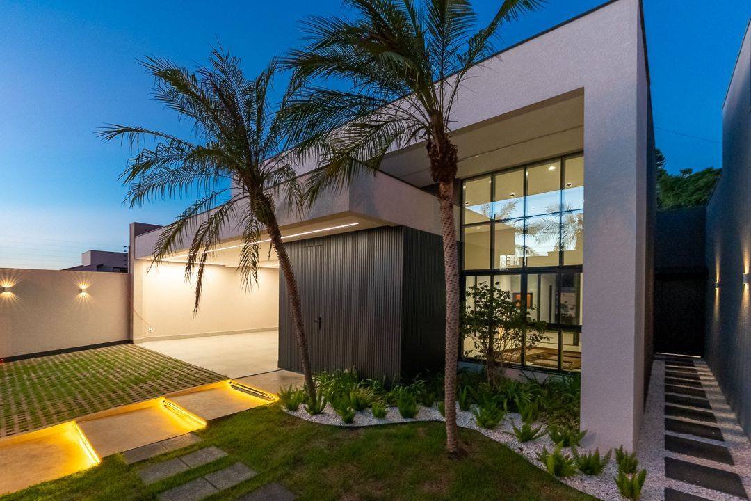 EXCELENTE CASA DE ALTO PADRAO EM BAIRRO NOBRE DE CASCAVEL