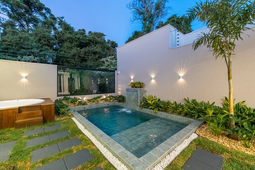 EXCELENTE CASA DE ALTO PADRAO EM BAIRRO NOBRE DE CASCAVEL