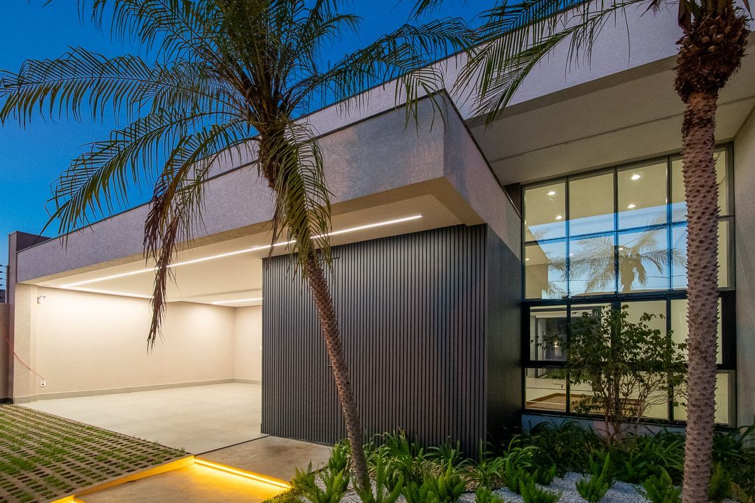 EXCELENTE CASA DE ALTO PADRAO EM BAIRRO NOBRE DE CASCAVEL