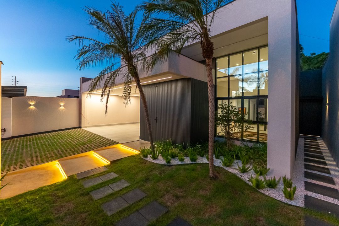 EXCELENTE CASA DE ALTO PADRAO EM BAIRRO NOBRE DE CASCAVEL