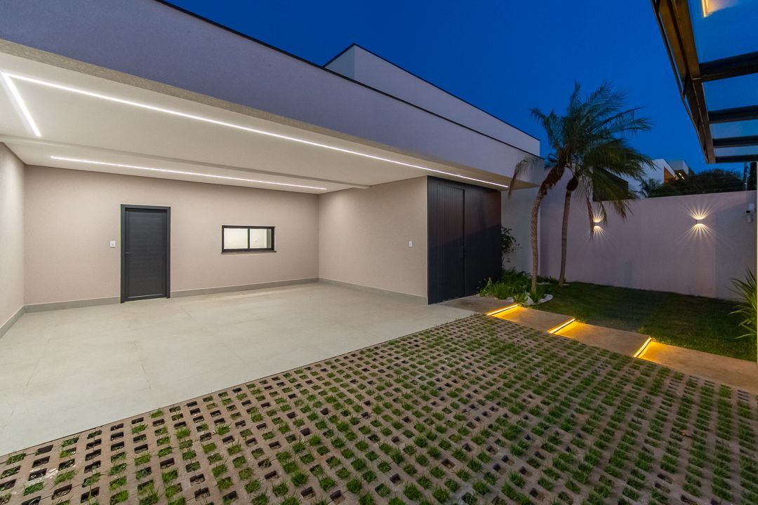 EXCELENTE CASA DE ALTO PADRAO EM BAIRRO NOBRE DE CASCAVEL
