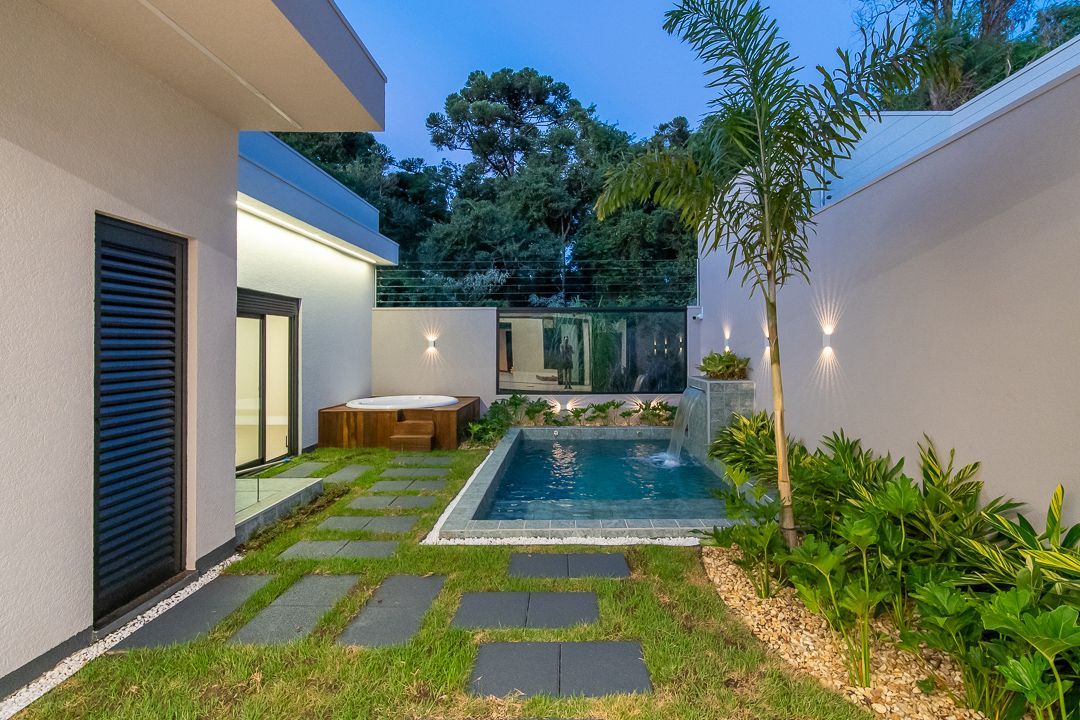 EXCELENTE CASA DE ALTO PADRAO EM BAIRRO NOBRE DE CASCAVEL