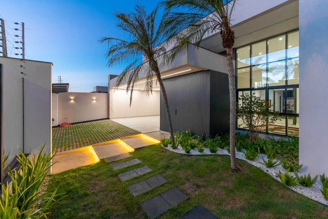 EXCELENTE CASA DE ALTO PADRAO EM BAIRRO NOBRE DE CASCAVEL