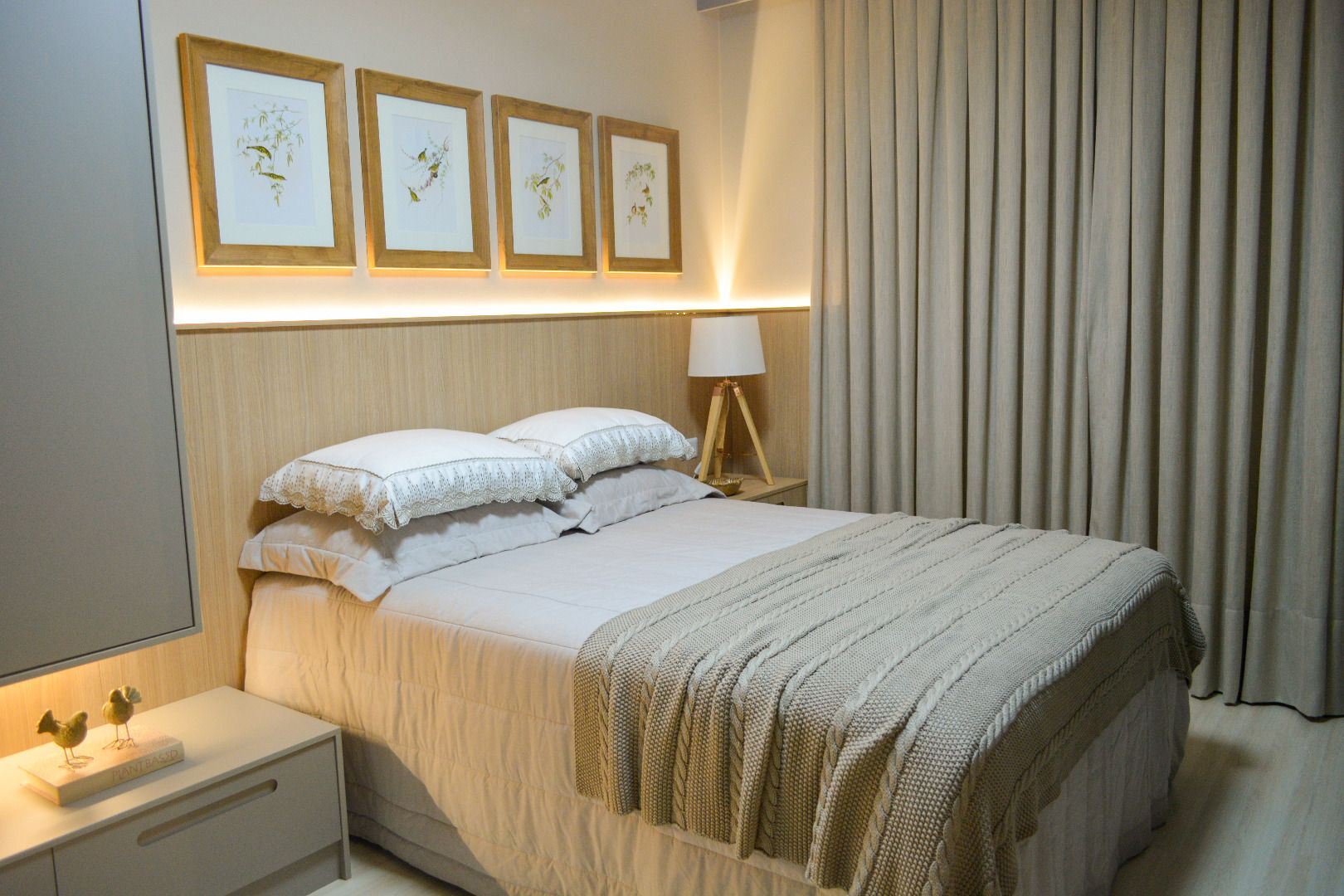 Apartamento com 2 dormitórios à venda, 61 m² por R$ 314.000,00 - Pioneiros Catarinenses - Cascavel/PR