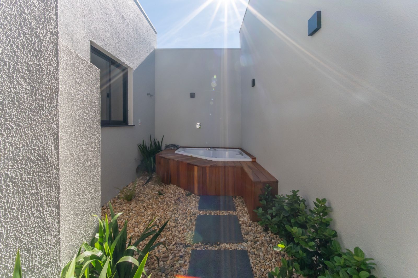 Imagens do imóveis Casa com 3 dormitórios à venda, 71 m² por R$ 527.000,00 - Tropical 4 - Cascavel/PR
