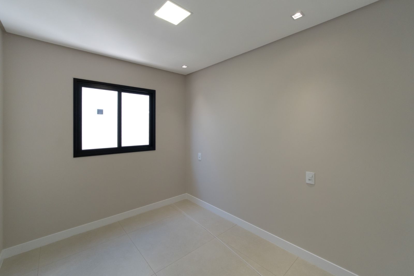Imagens do imóveis Casa com 3 dormitórios à venda, 71 m² por R$ 527.000,00 - Tropical 4 - Cascavel/PR