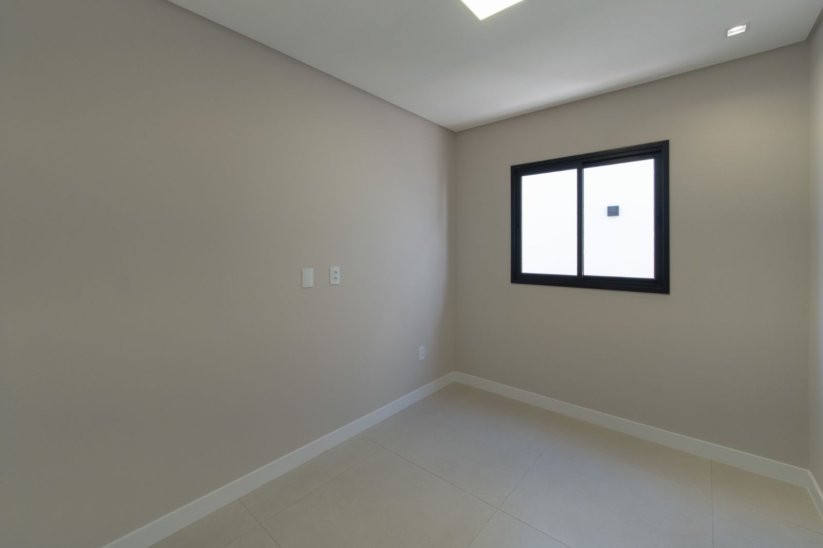 Imagens do imóveis Casa com 3 dormitórios à venda, 71 m² por R$ 527.000,00 - Tropical 4 - Cascavel/PR