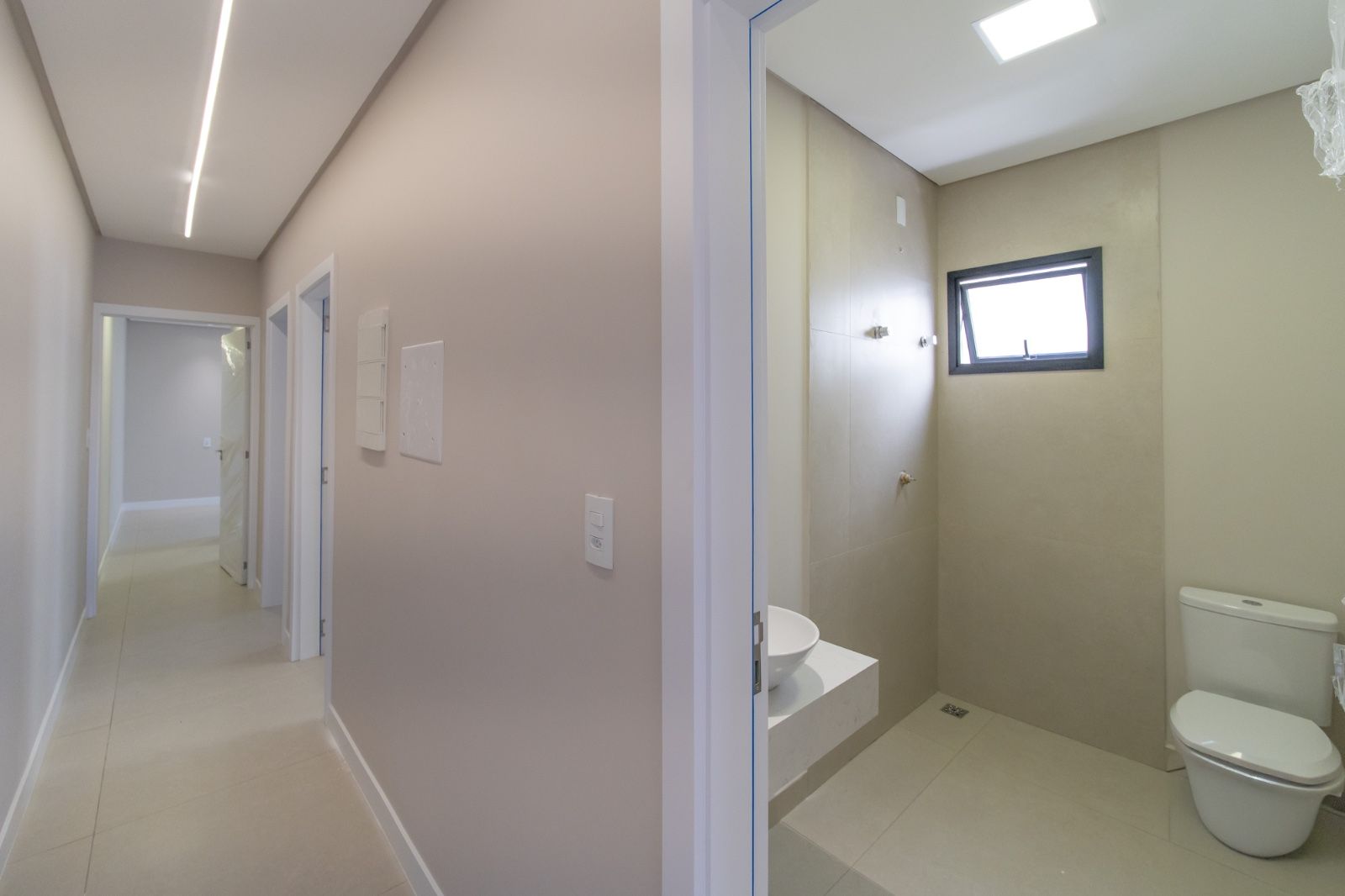 Imagens do imóveis Casa com 3 dormitórios à venda, 71 m² por R$ 527.000,00 - Tropical 4 - Cascavel/PR