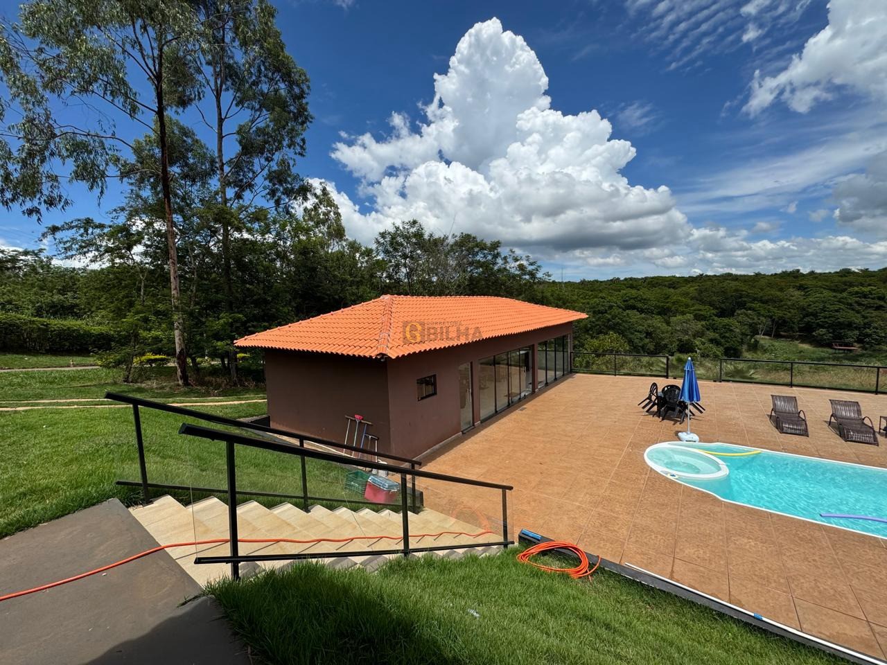 Imagens do imóveis Casa a venda no condomínio COND. RIVIERA DO NASCENTE COM PISCINA E 03 SUÍTES