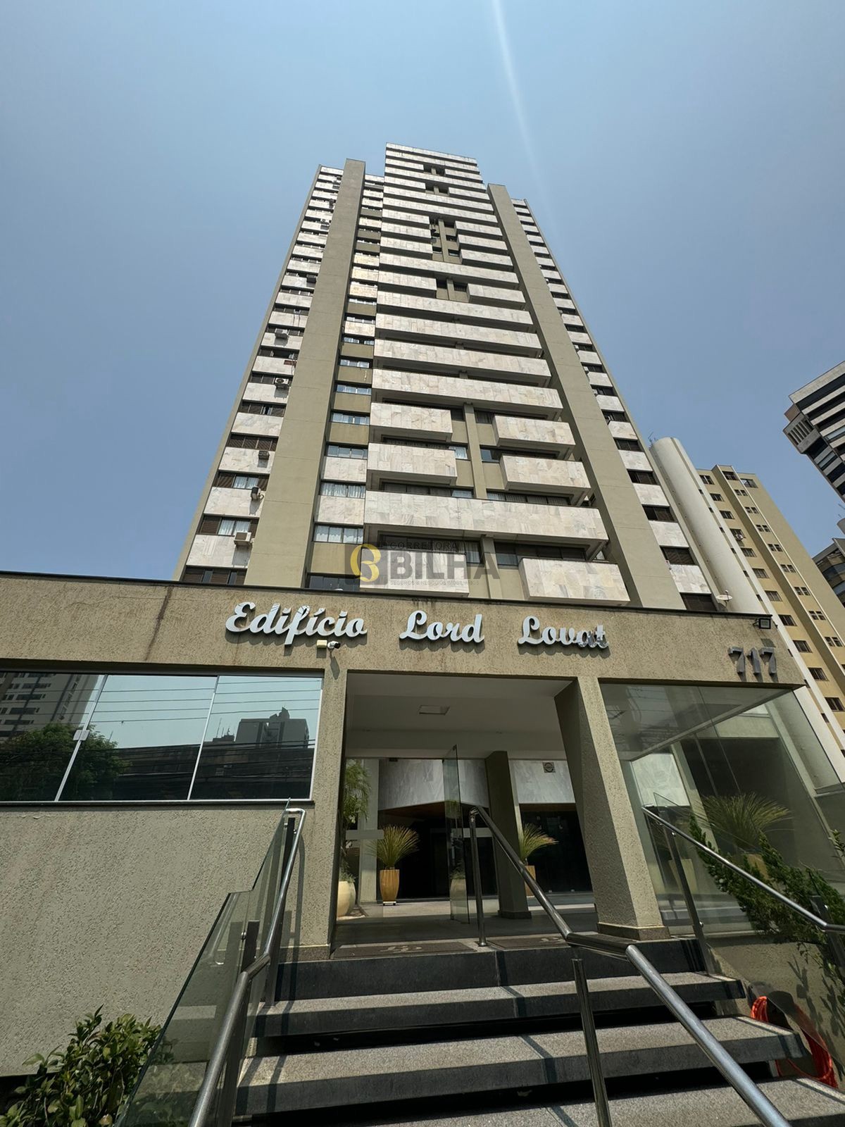 Imagens do imóveis Apartamento à venda no Condomínio Ed Lord Lovat no bairro Centro