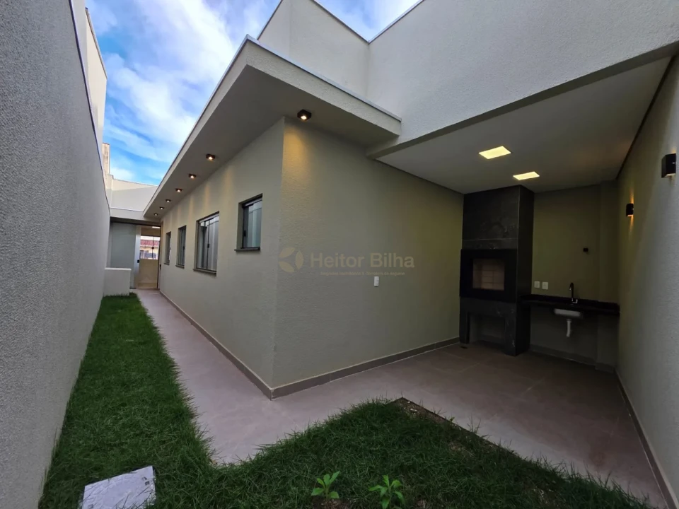 Imagens do imóveis Casa Nova à Venda no Jd. Alpes