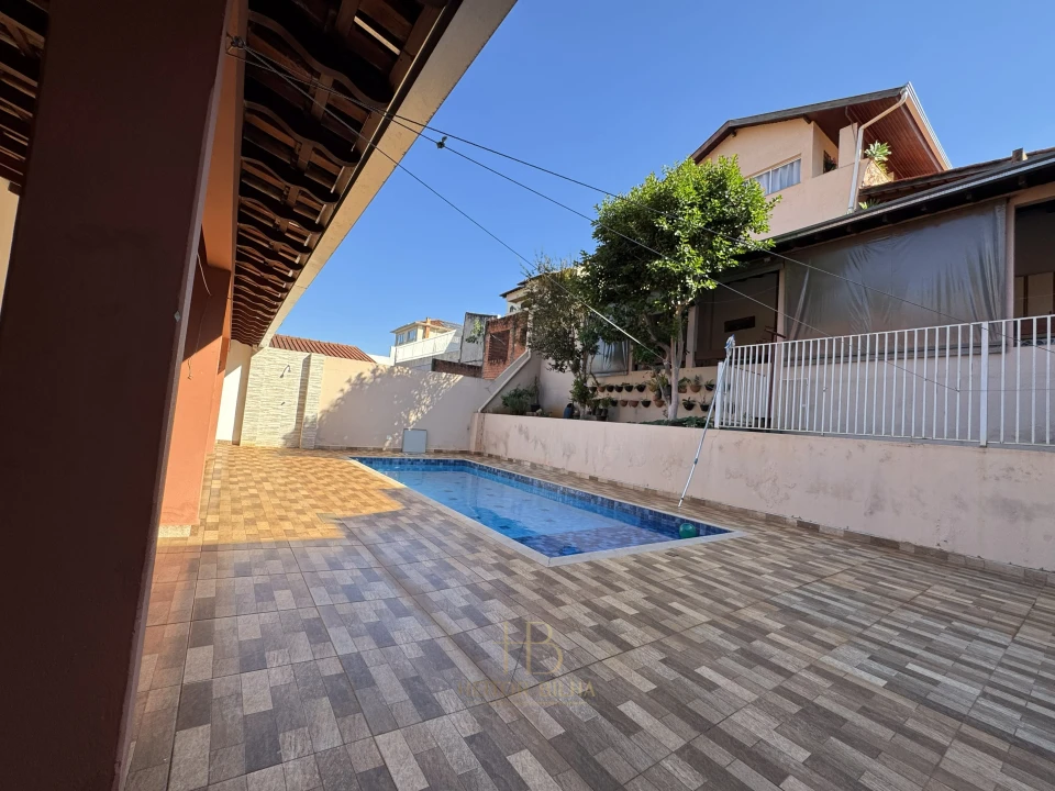 Imagens do imóveis Casa à Venda em Londrina no Jardim Champagnat, Região Oeste de Londrina