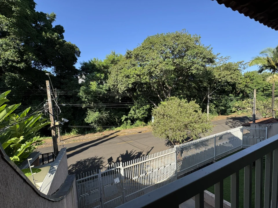 Imagens do imóveis Casa à Venda em Londrina no Jardim Champagnat, Região Oeste de Londrina
