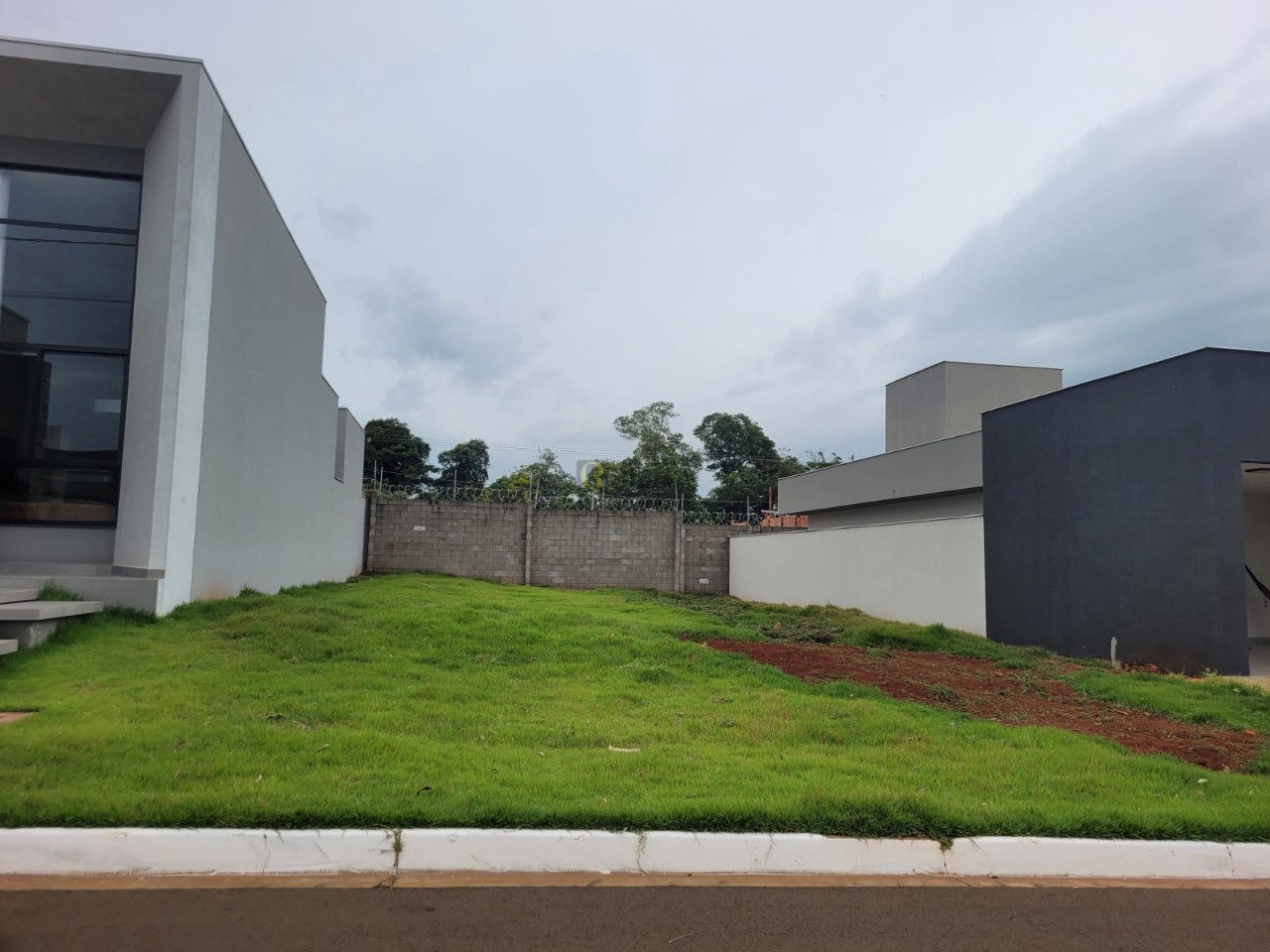 Imagens do imóveis Terreno à venda no Condomínio Cond. Bellevie