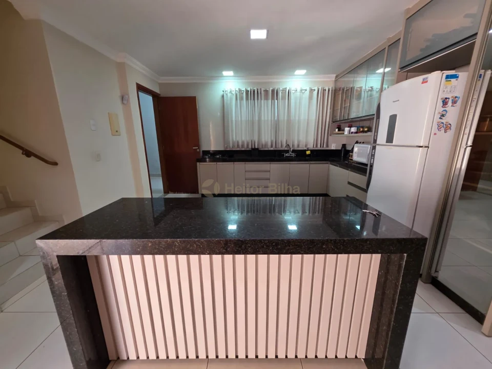 Imagens do imóveis Sobrado à Venda no Portal dos Pioneiros