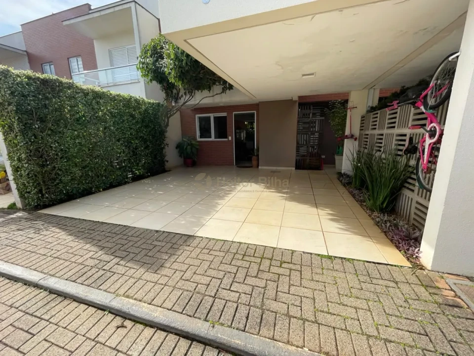 Imagens do imóveis Casa para Alugar em Condomínio Horizontal