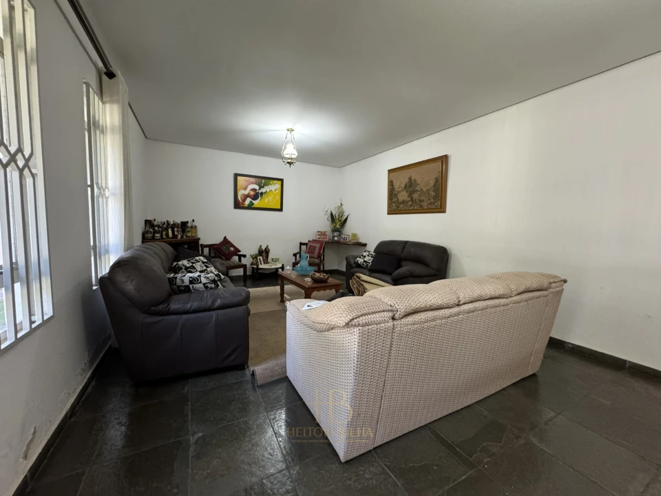 Imagens do imóveis Casa à Venda em Londrina no Jardim Champagnat, Região Oeste de Londrina