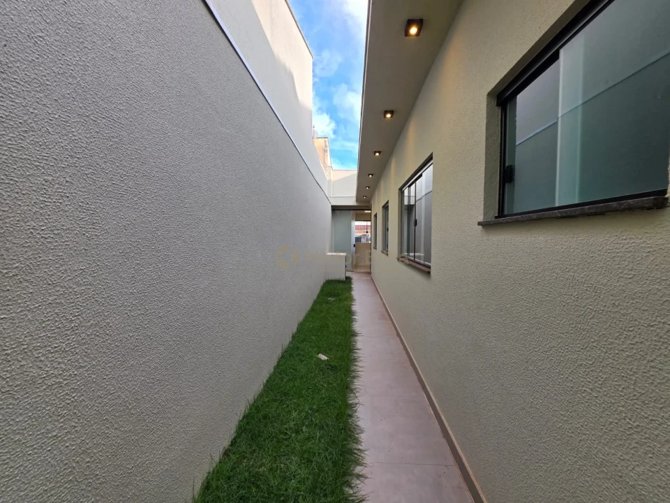 Imagens do imóveis Casa Nova à Venda no Jd. Alpes