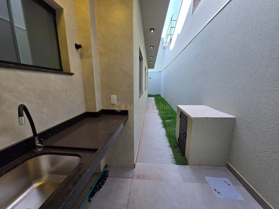 Imagens do imóveis Casa Nova à Venda no Jd. Alpes