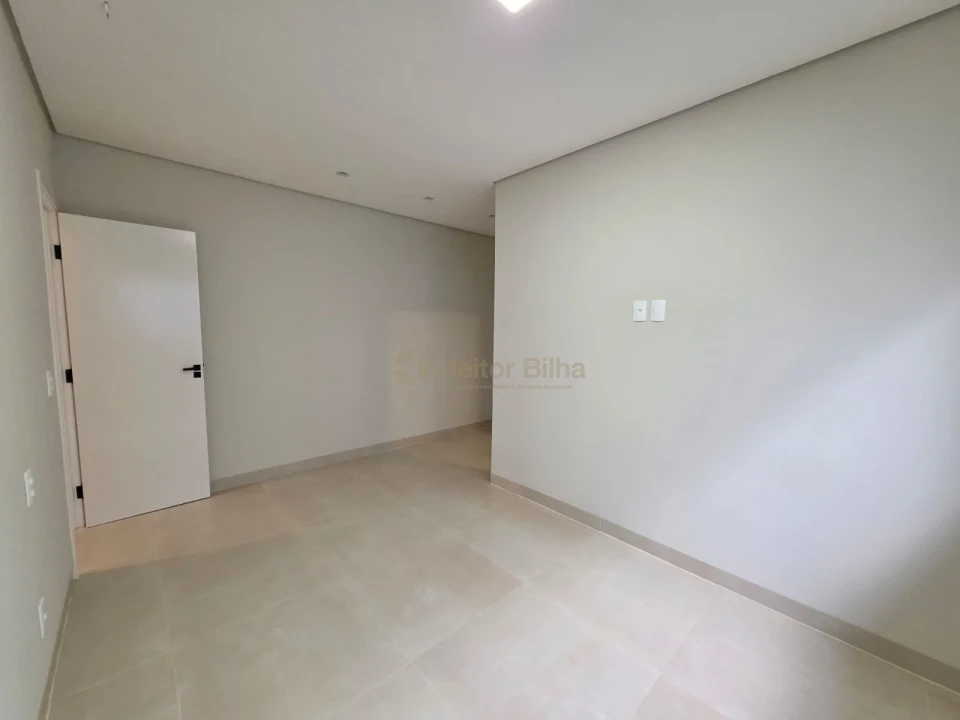 Imagens do imóveis Casa Nova à Venda no Jd. Alpes