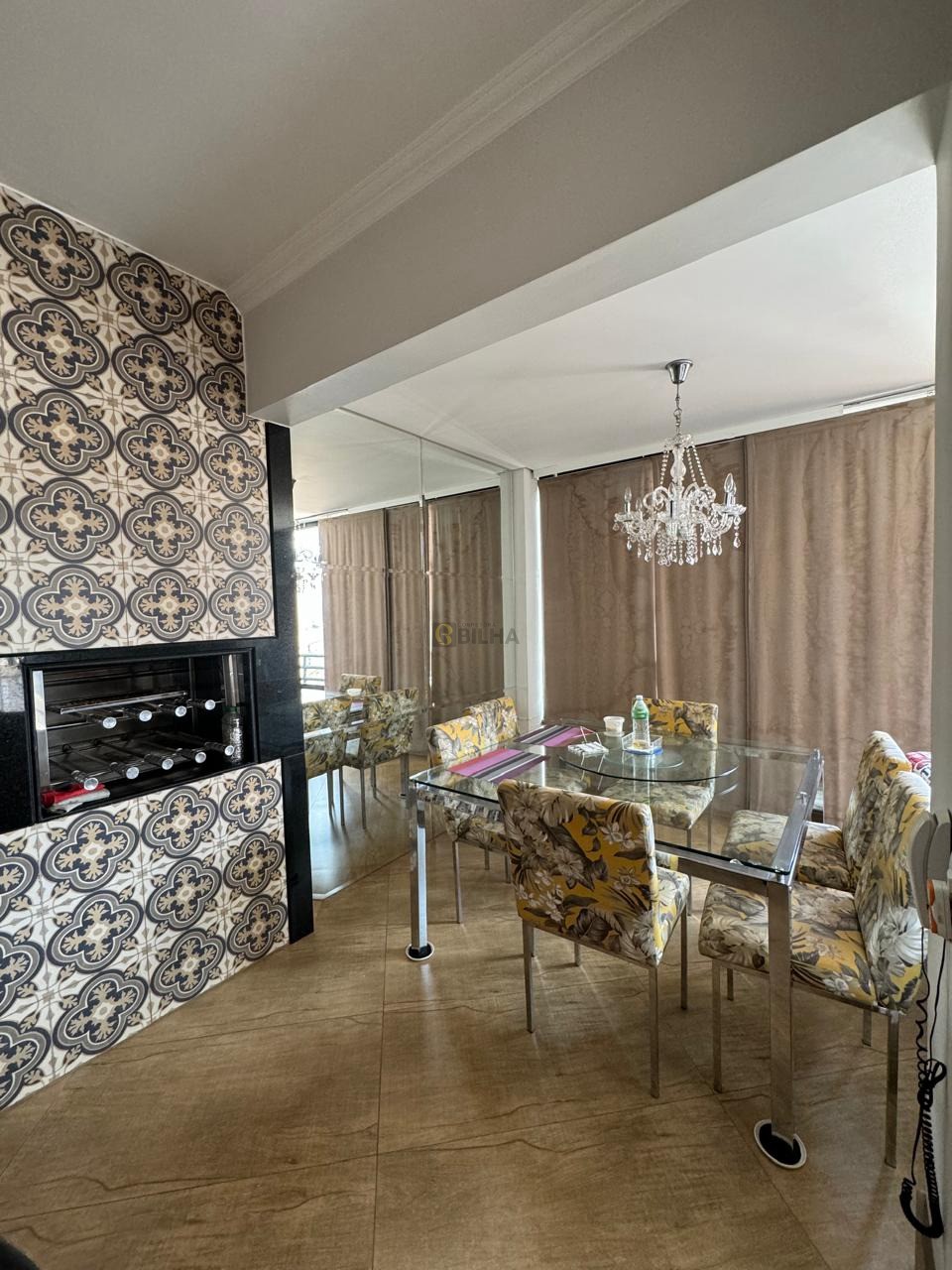 Imagens do imóveis Cobertura Duplex a venda no condomínio Ed. Coral Gables no bairro Centro.
