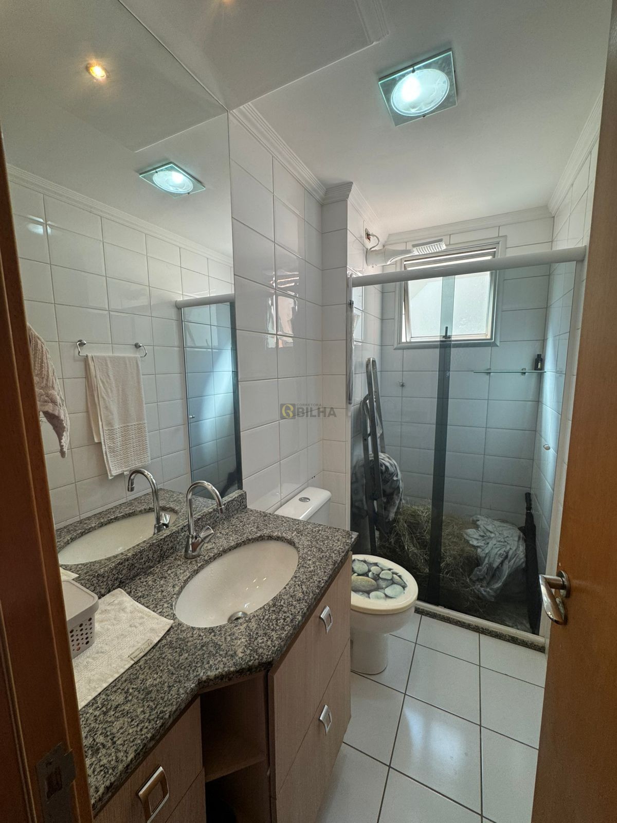 Imagens do imóveis Apartamento a venda no condomínio Edifício Due Torri no bairro Bela Suiça