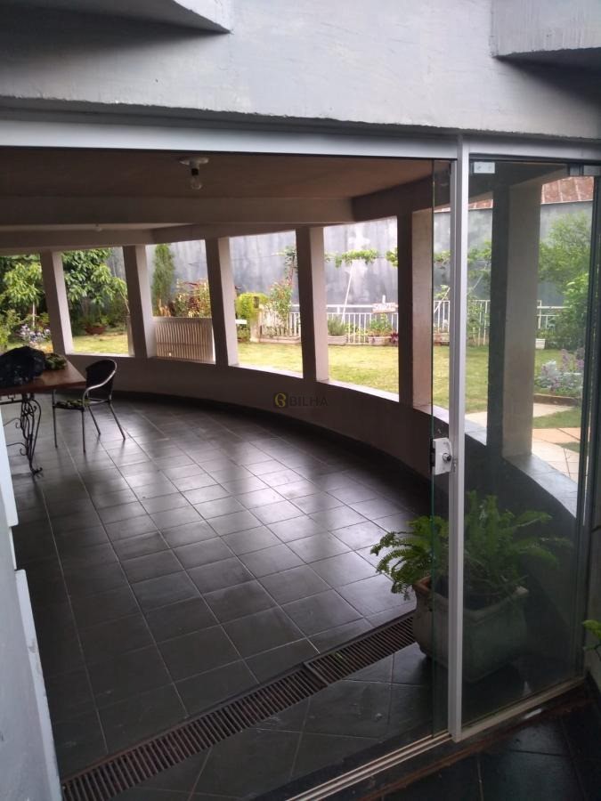 Imagens do imóveis Casa de Luxo com 3 suítes no bairro Colina Verde