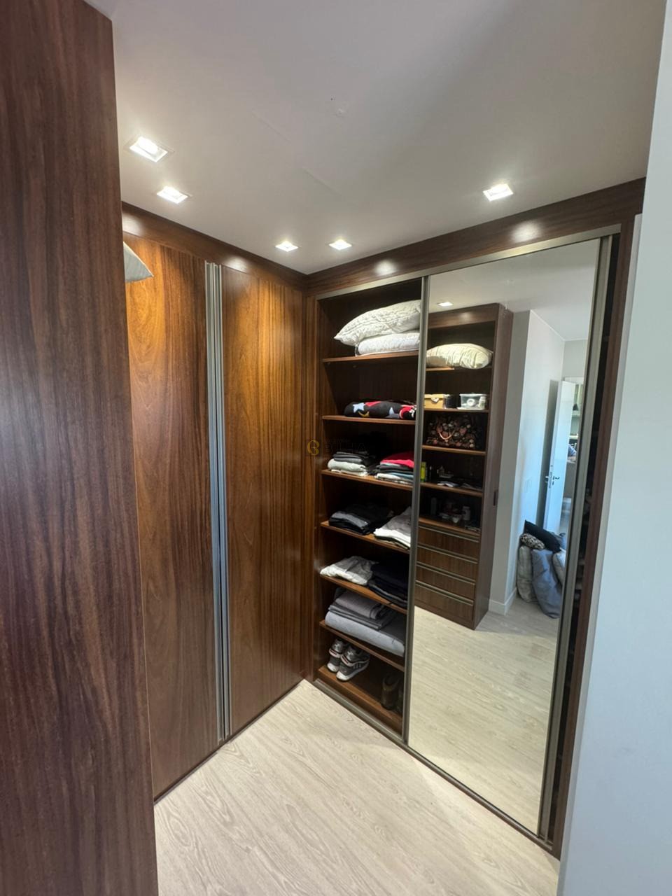Imagens do imóveis  OPORTUNIDADE! Apartamento Mobiliado de 1 Dormitório no Edifício Concept