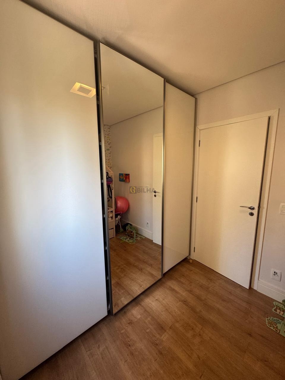 Imagens do imóveis Apartamento à venda no condomínio Edifício Kensington Gardens