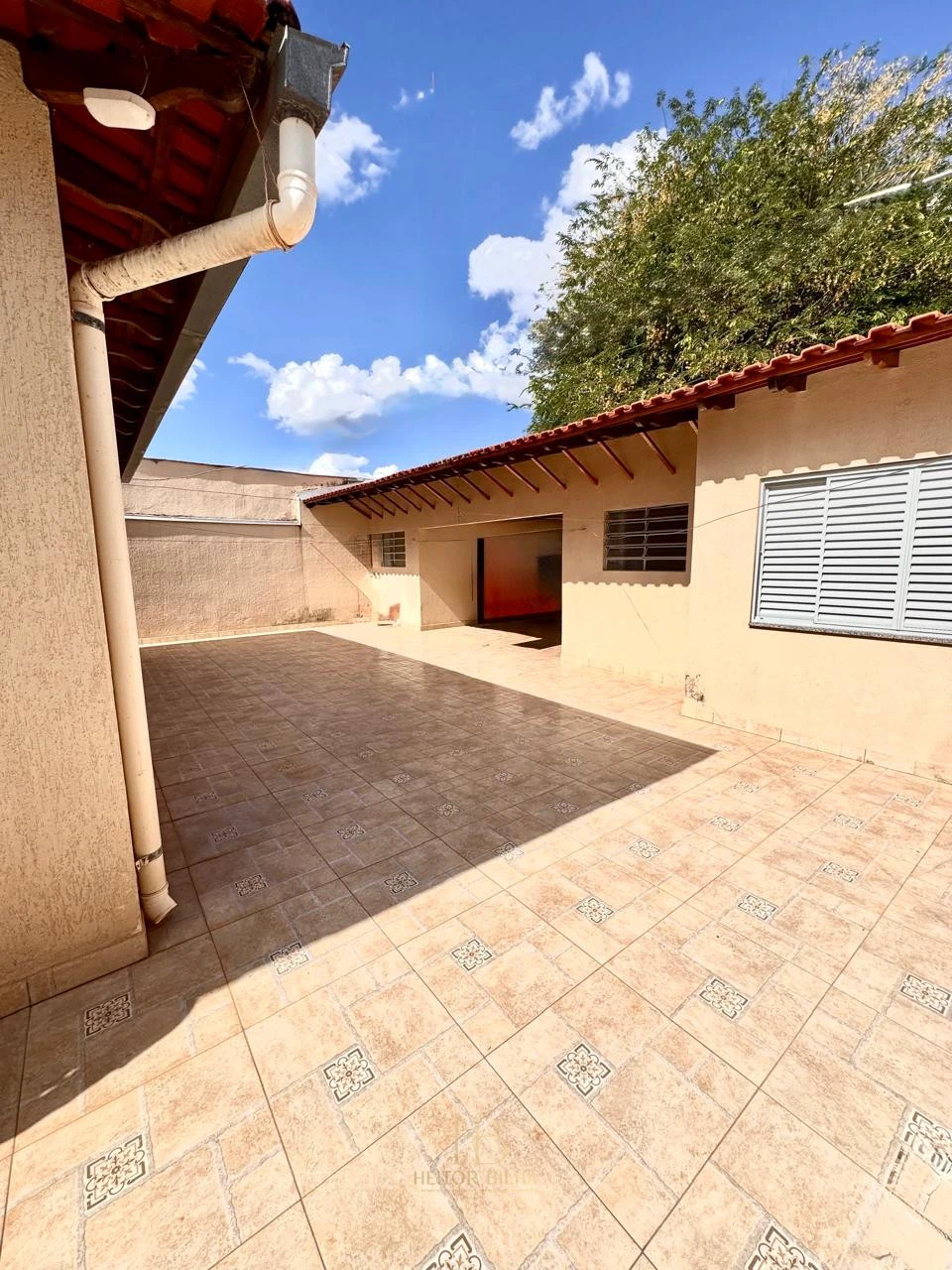 Imagens do imóveis Ampla Casa à Venda Próximo ao Zerão