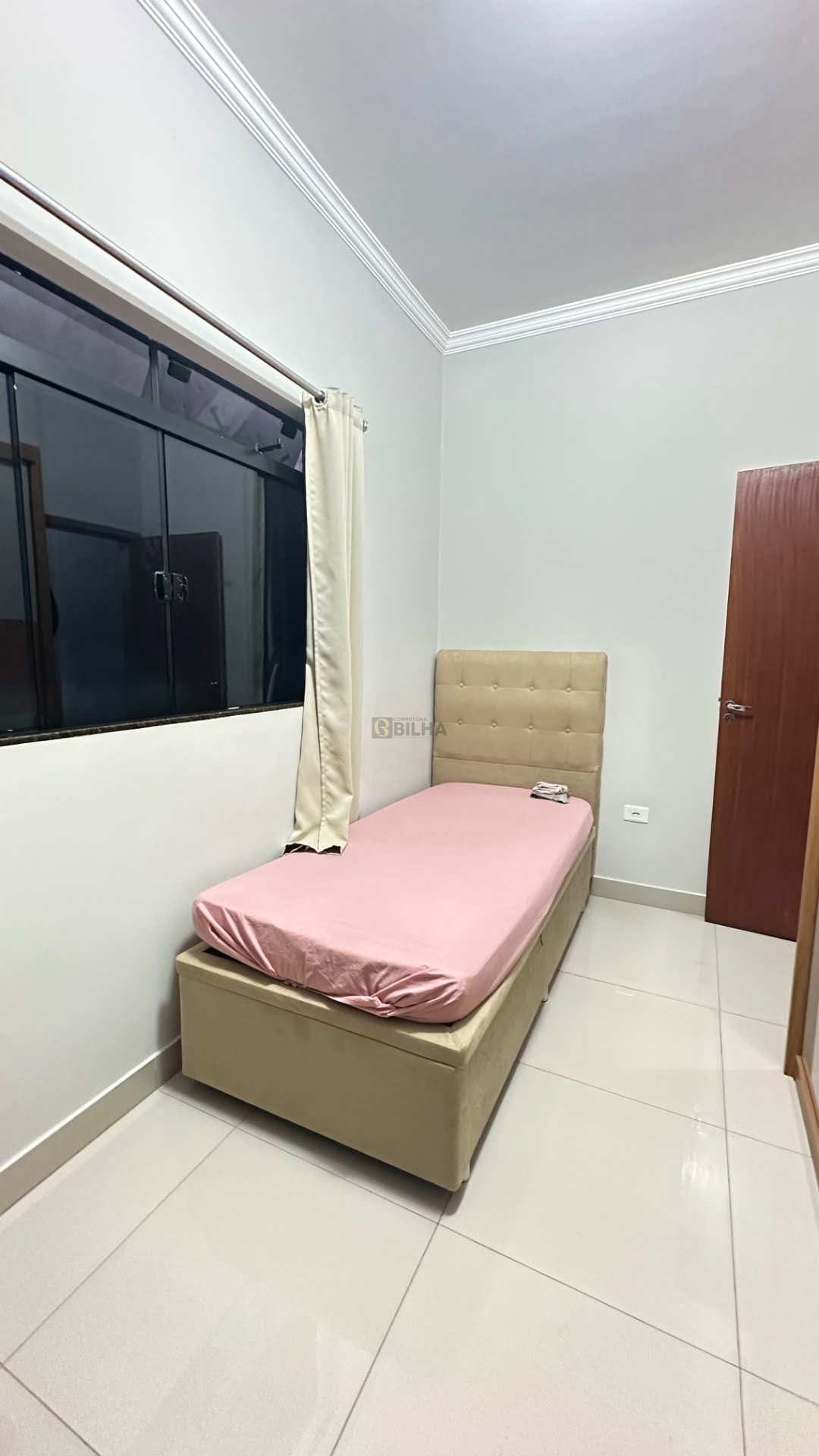 Imagens do imóveis Casa na Zona Leste ! 3 quartos com suíte, armários nos quartos e cozinha ! Mais de 100m² de área construída.