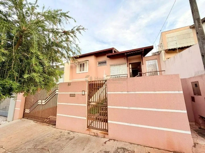 Imagens do imóveis Casa Assobradada Jd. Universitário