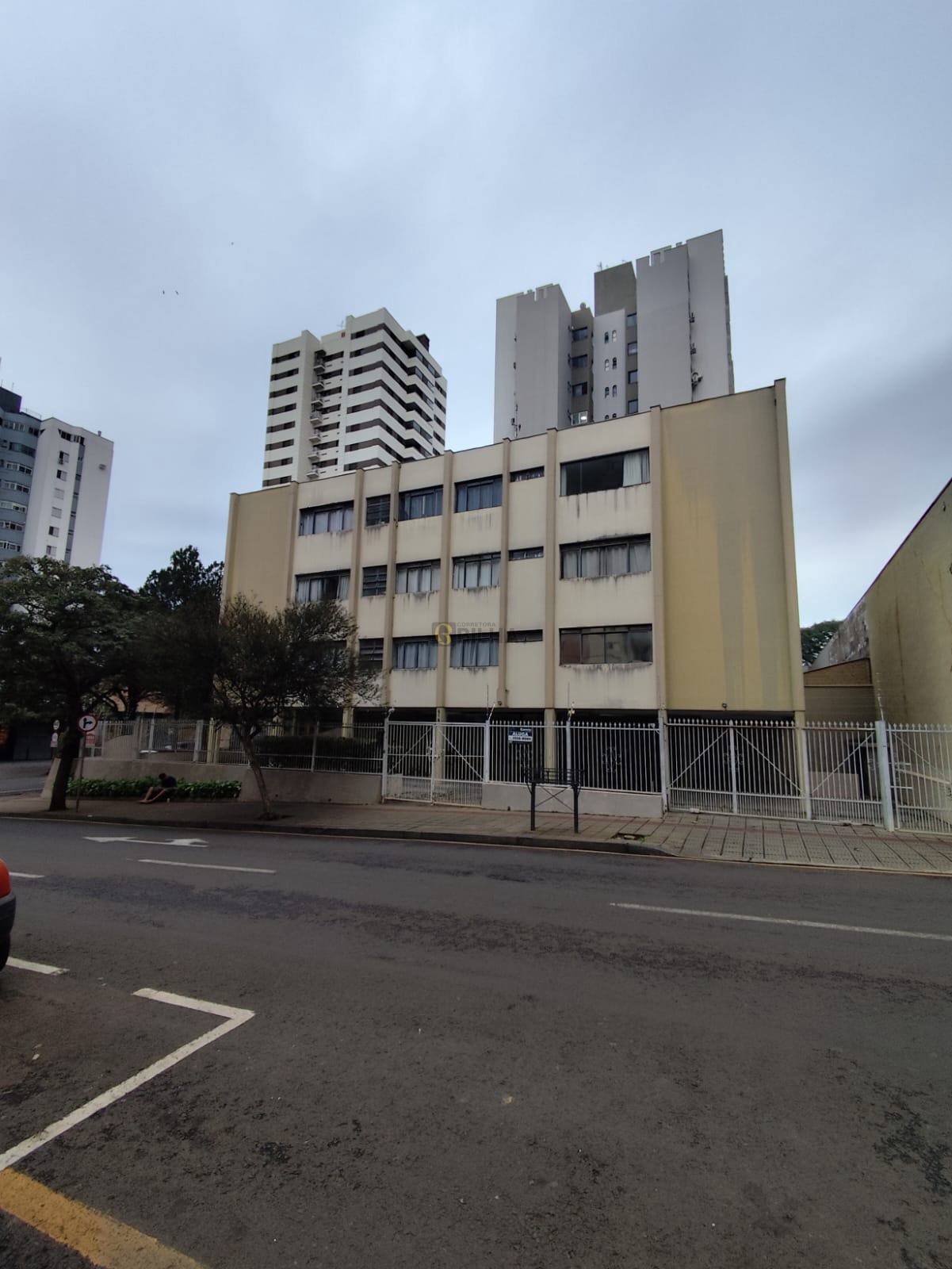 Imagens do imóveis Kitnet /studio para alugar no Condomínio Edifício Talismã no Centro